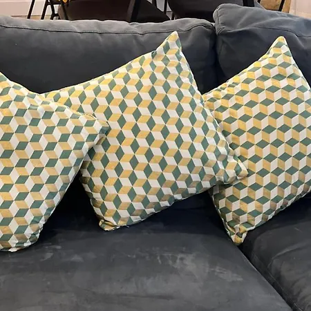 Palacete Frente Al Casco Viejo De アパート *