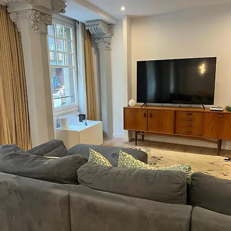 Palacete Frente Al Casco Viejo De アパート *