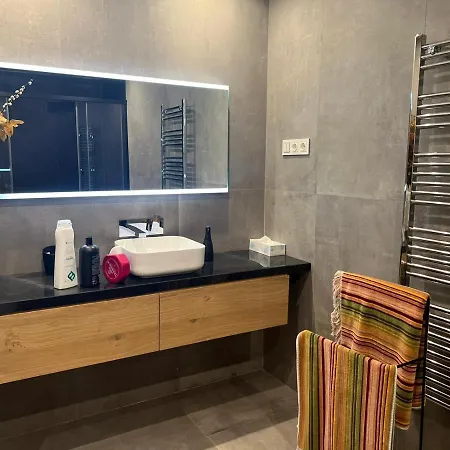 Palacete Frente Al Casco Viejo De Апартаменти