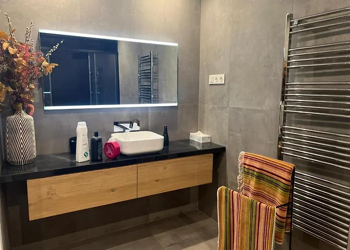 Palacete Frente Al Casco Viejo De Апартаменти