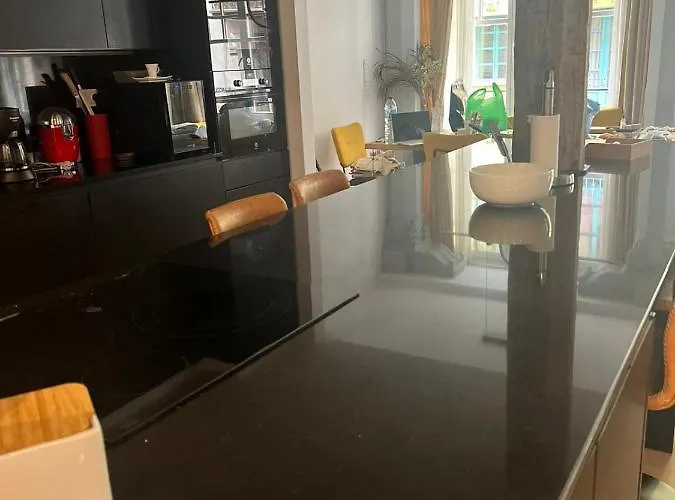 Palacete Frente Al Casco Viejo De Апартаменти