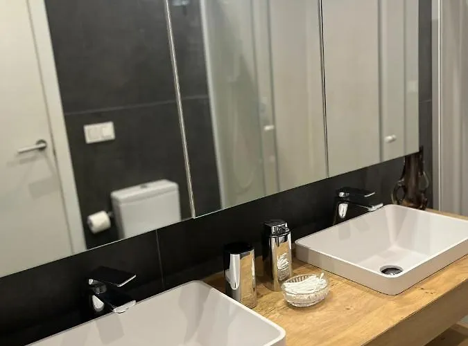 Palacete Frente Al Casco Viejo De Apartment