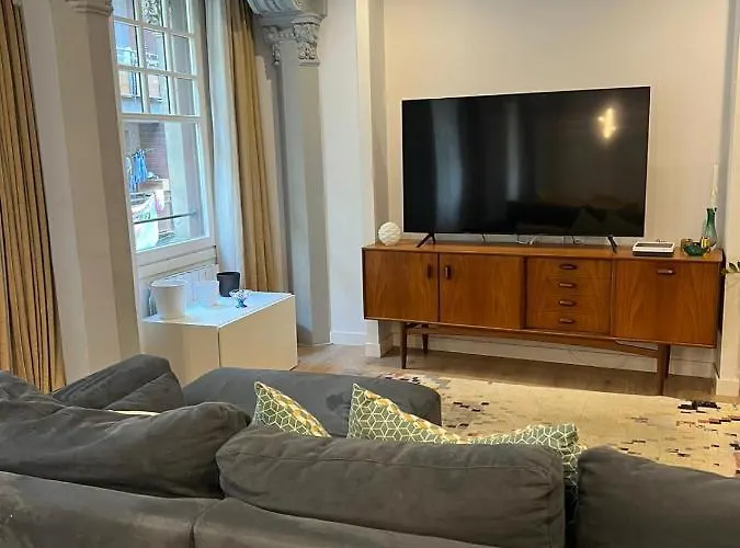 Palacete Frente Al Casco Viejo De Апартаменти Більбао