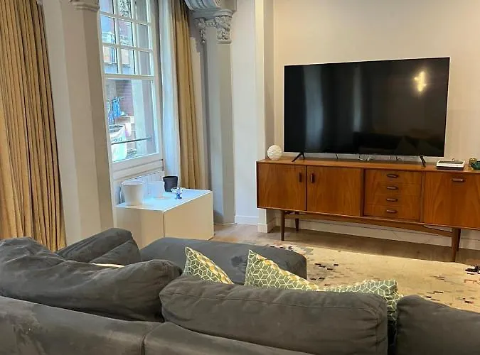 Palacete Frente Al Casco Viejo De Appartement *