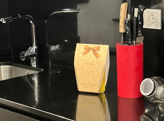 Palacete Frente Al Casco Viejo De *