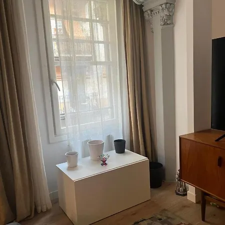 Palacete Frente Al Casco Viejo De * בילבאו