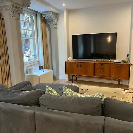 Palacete Frente Al Casco Viejo De דירה בילבאו