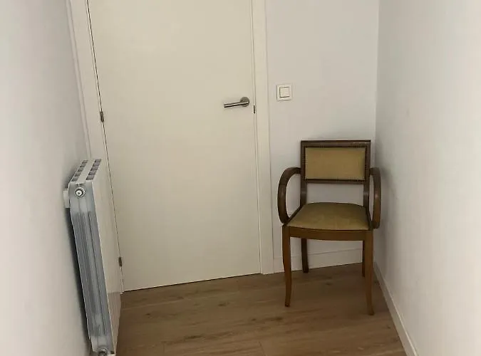 Palacete Frente Al Casco Viejo De Apartamento *