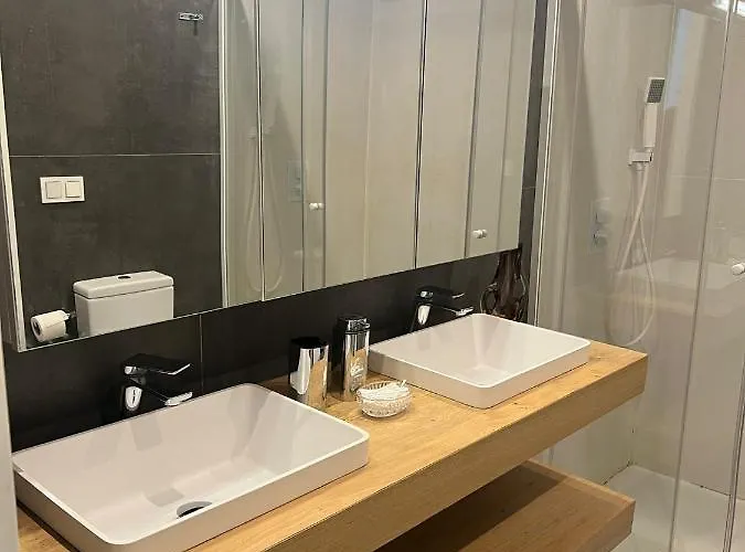 Palacete Frente Al Casco Viejo De Bilbau